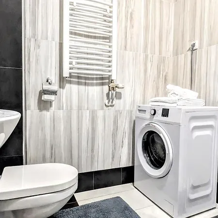 Spacious & Attractive 600m-7minuta Hoda Od Centra, Mogucnost Za Parking-apartmani-nsmilos Apartment Novi Sad
